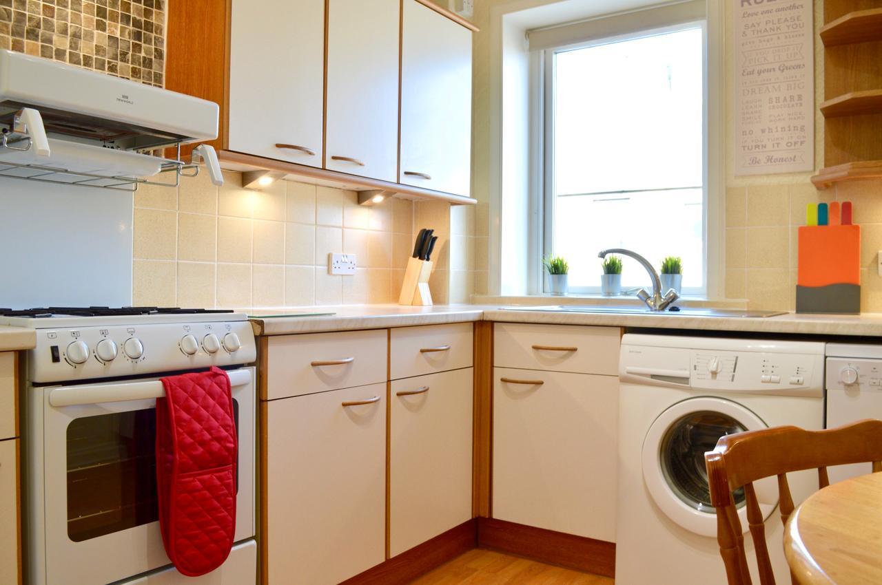 Crags View Apartment On The Royal Mile EDI Exterior photo