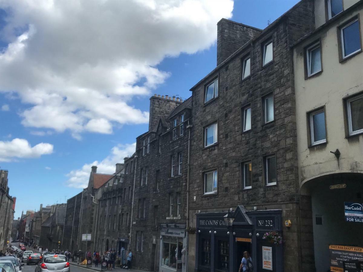 Crags View Apartment On The Royal Mile EDI Exterior photo